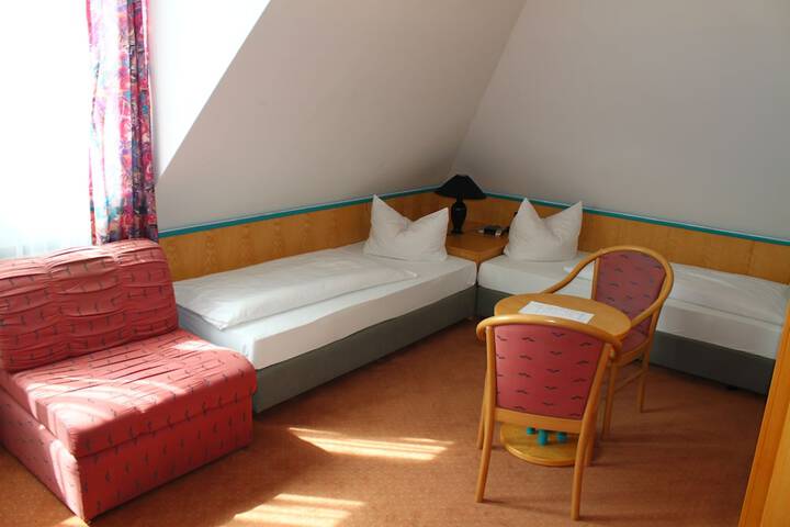 Room 5 of 42