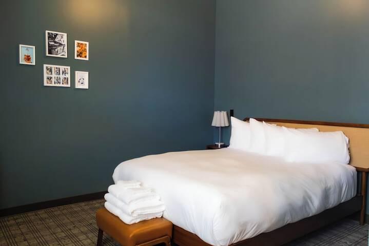 Room 9 of 36