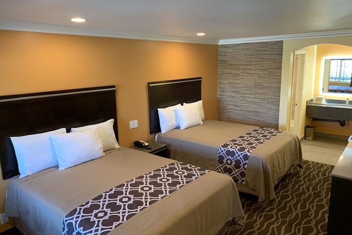 Double Deluxe King Bed (23 of 25)