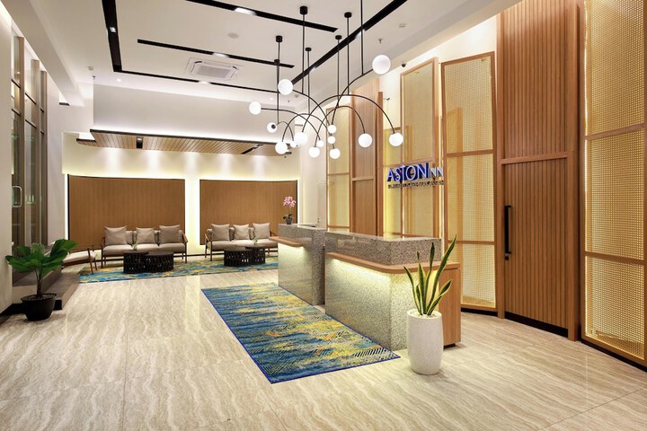 Hotel Lobby