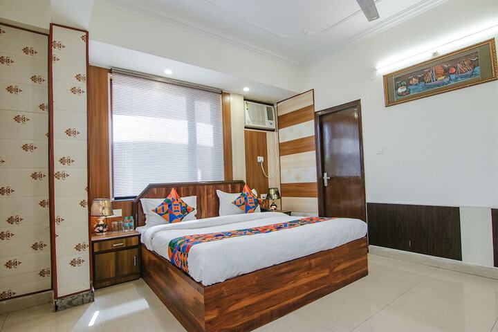 Room 16 of 36