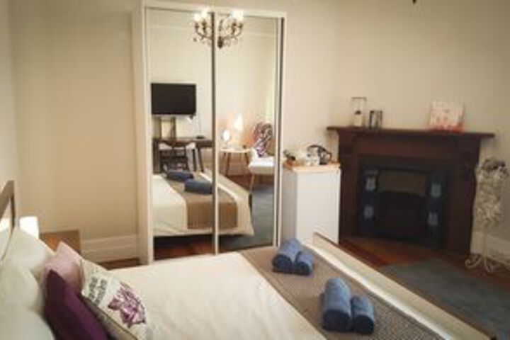 Room 3 of 73
