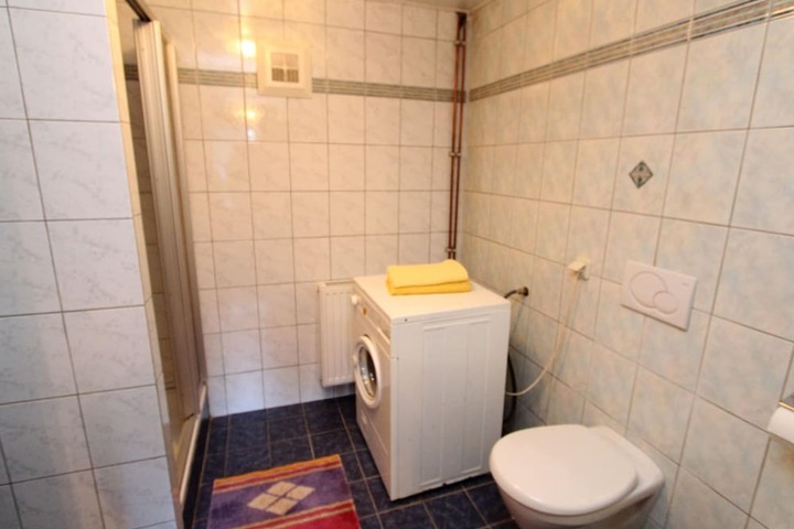 Room 20 of 39