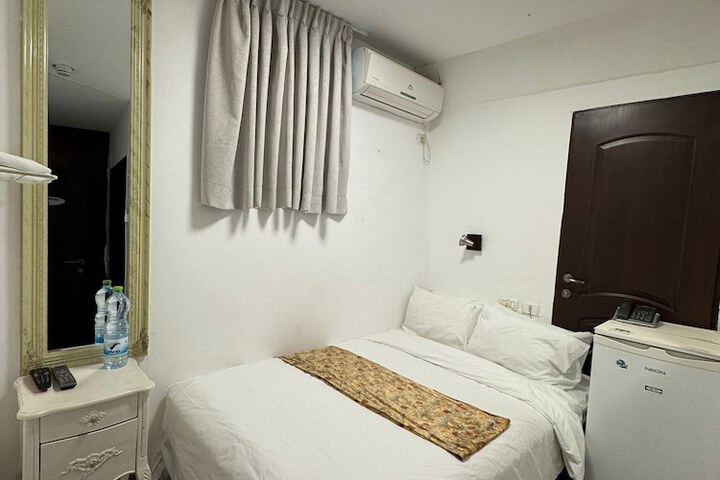 Room 25 of 90