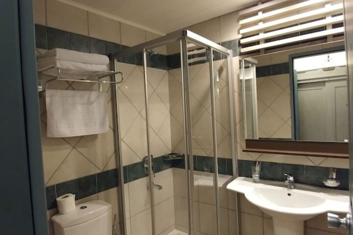 Room 37 of 63