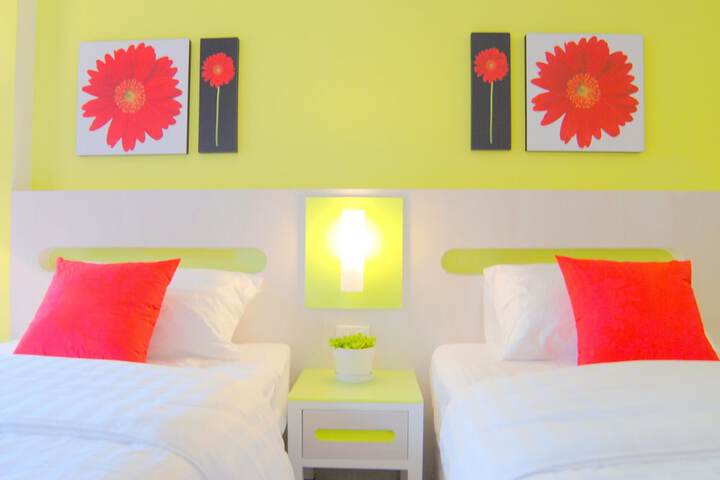 Room 16 of 34