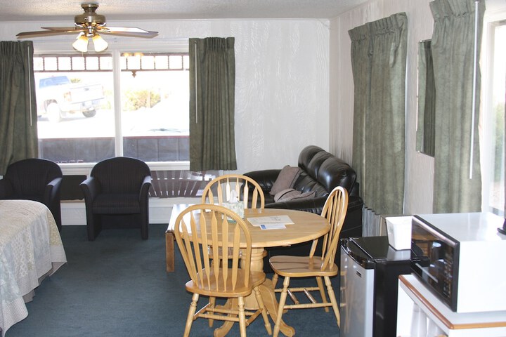 Room 37 of 175