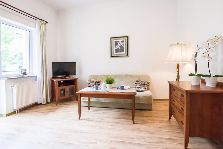 Room 8 of 28