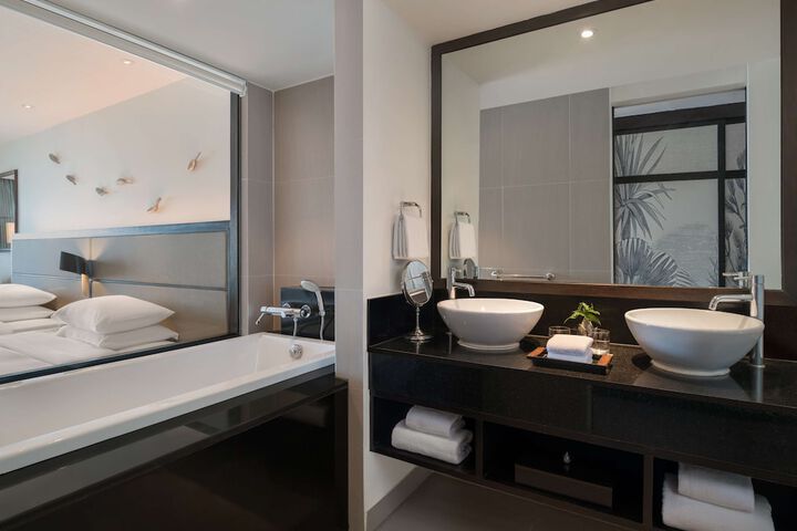 Room 80 of 185