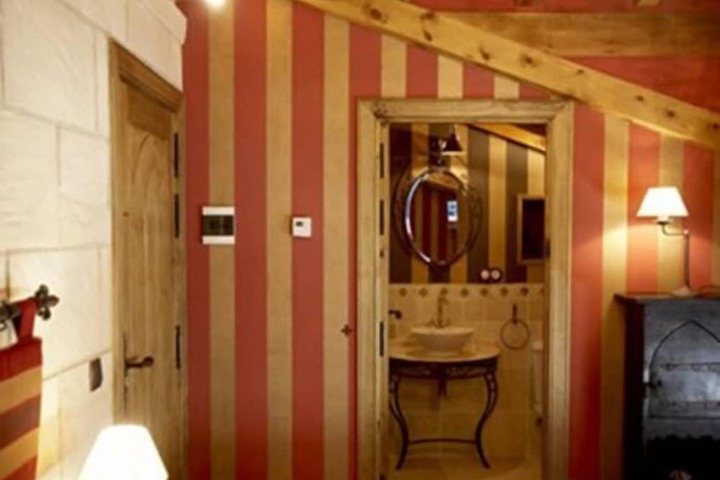 Room 17 of 26