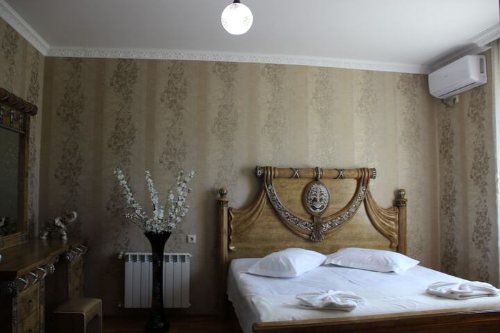Room 7 of 17