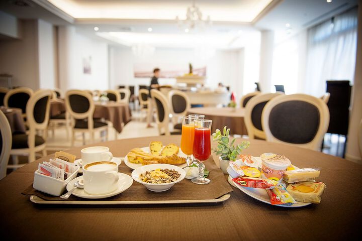 Breakfast/Coffee Service 63 of 85