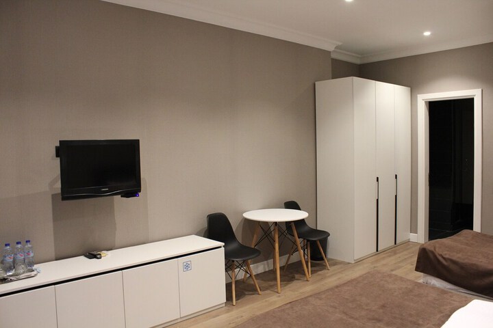 Room 9 of 44