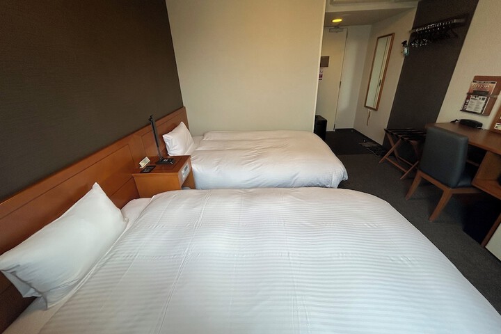 Room 18 of 35