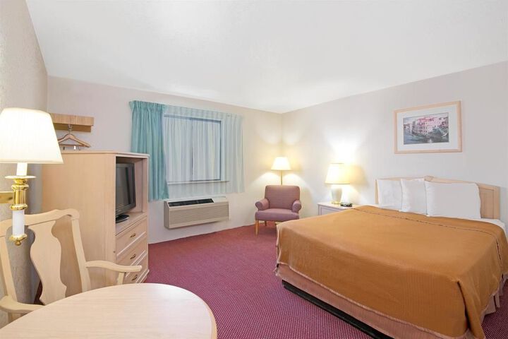 Room 10 of 31
