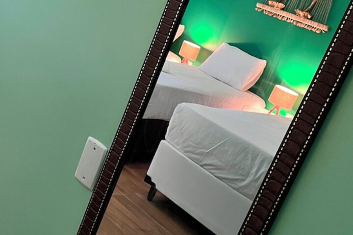 Room 42 of 86
