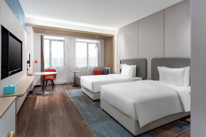 Room 10 of 47