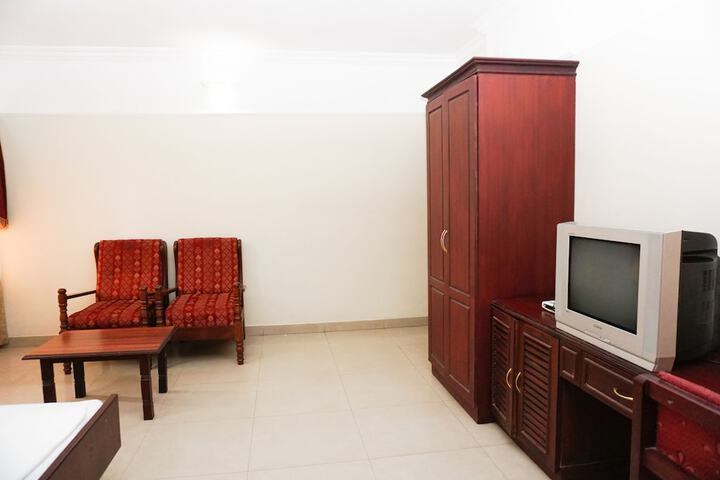 Room 17 of 33