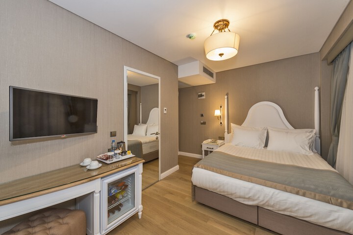 Room 5 of 44