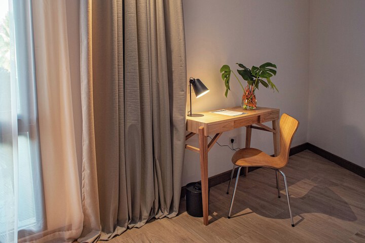 Room 27 of 105