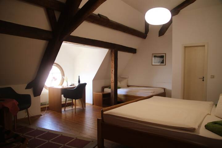 Room 4 of 36