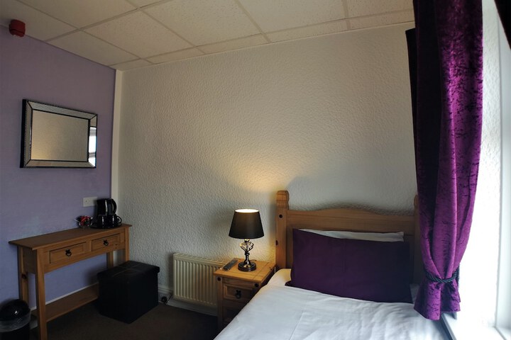 Room 57 of 102
