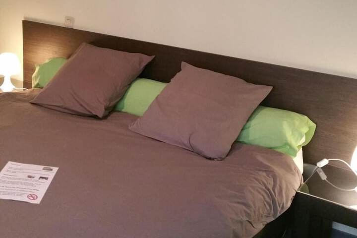 Room 7 of 62