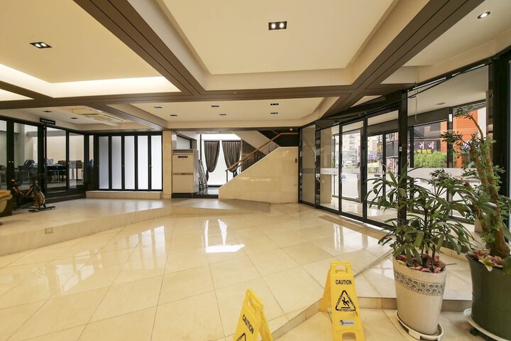 Guest Lobby