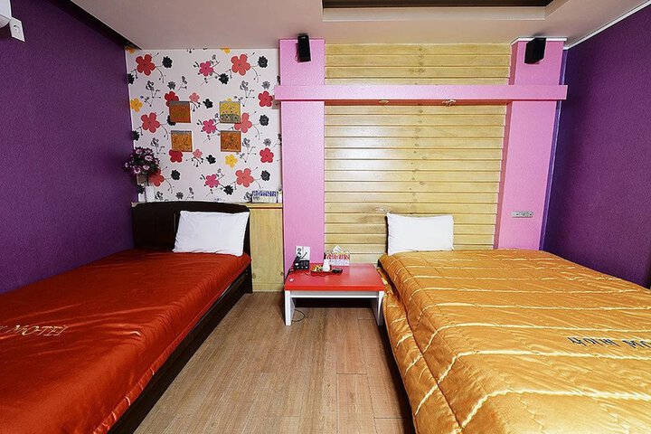 Room 15 of 31