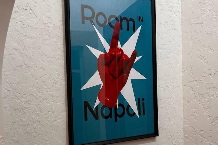 Room 9 of 37