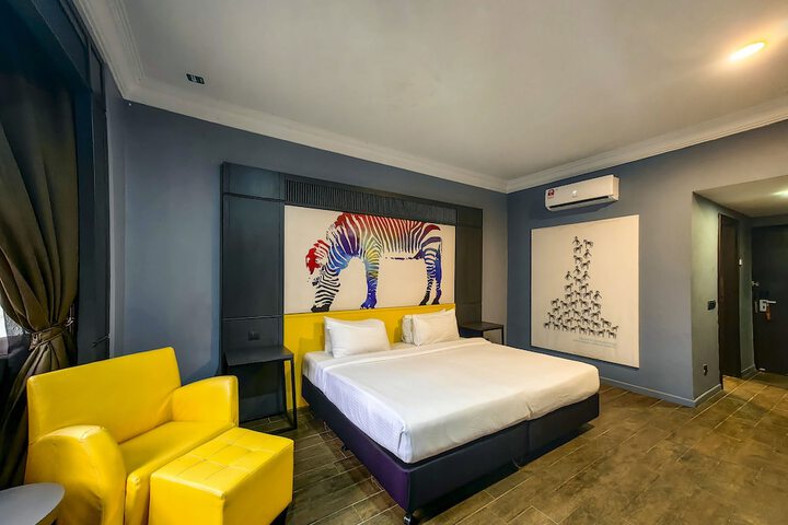 Room 9 of 71