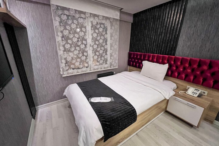Room 4 of 23