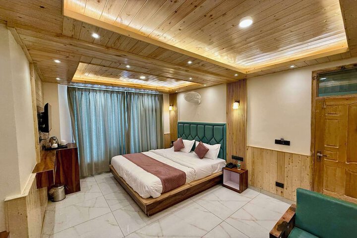 Room 17 of 39