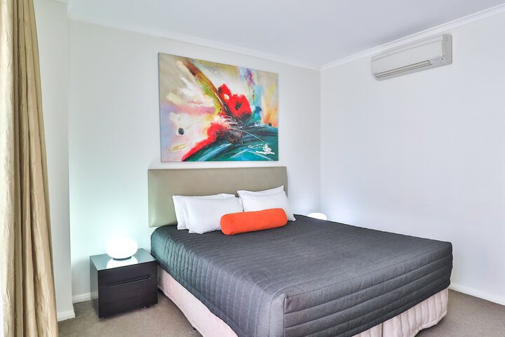 Room 8 of 38