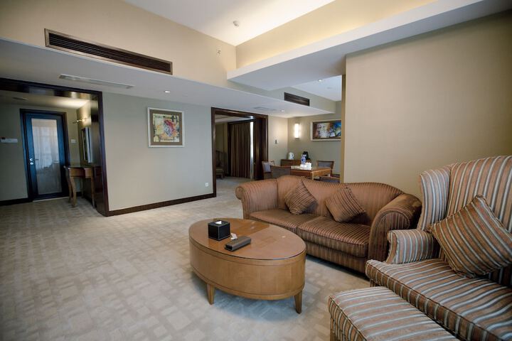 Room 32 of 163