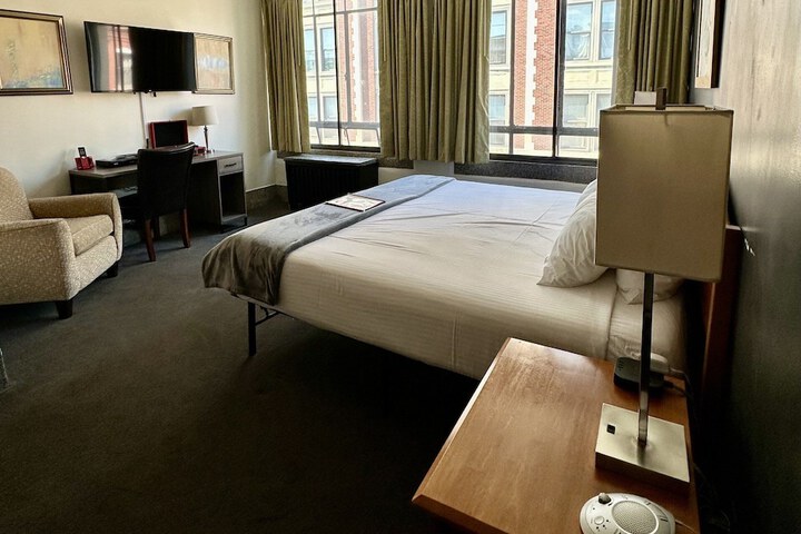 Room 41 of 85