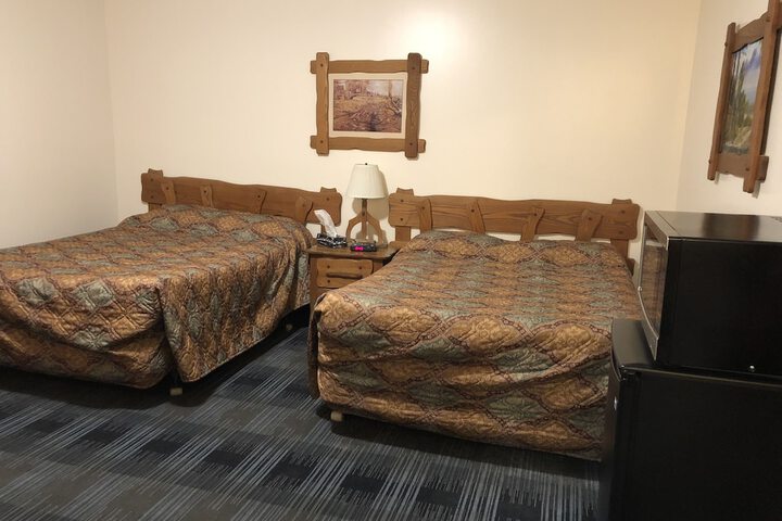 Room 10 of 28