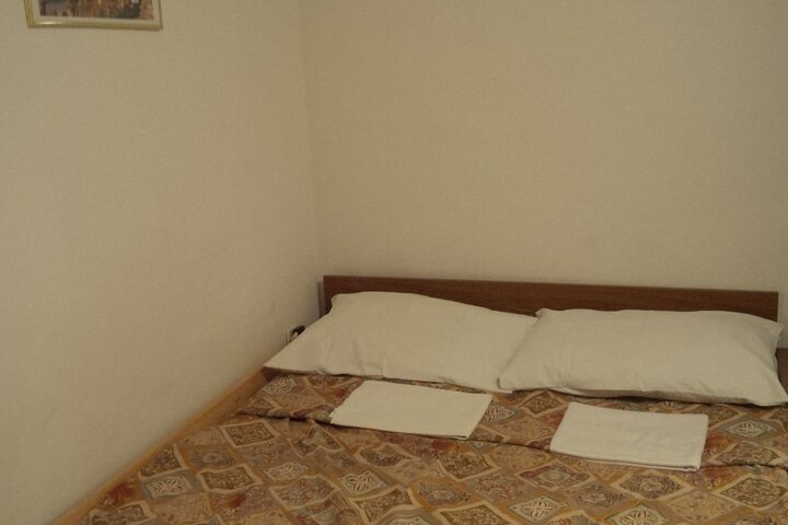 Room 11 of 74