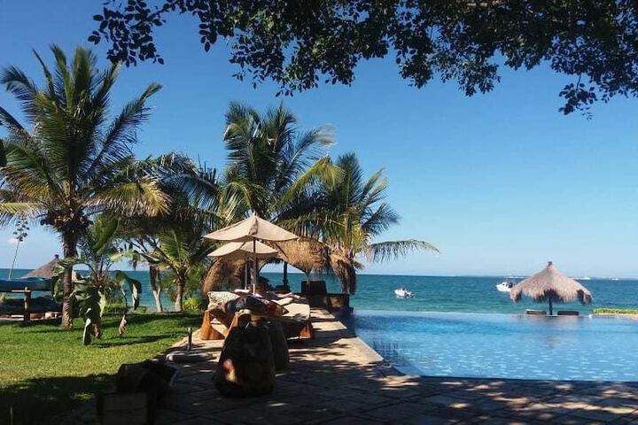 Hotel Pool