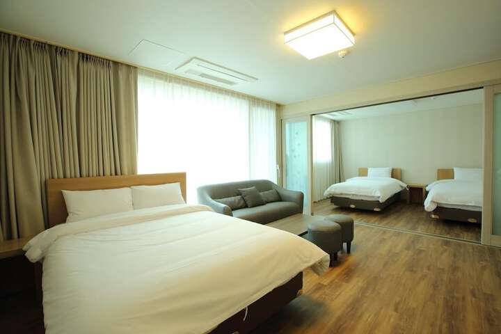 Room 13 of 46