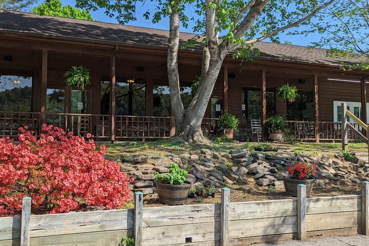Arrowhead Resort in Spring City, TN