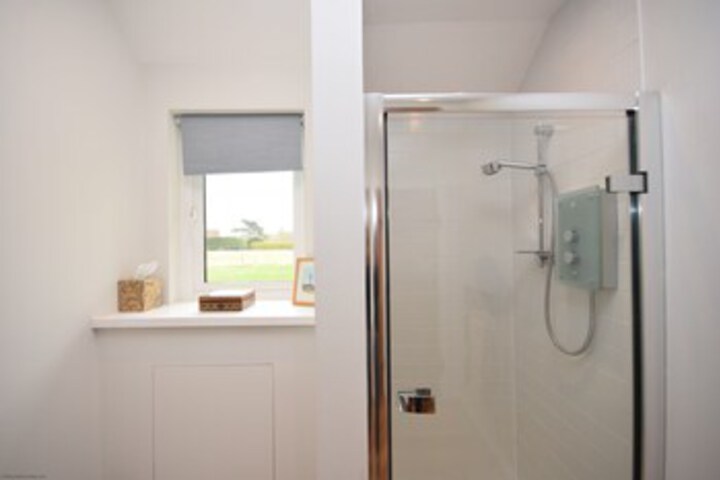 Room 2 of 25