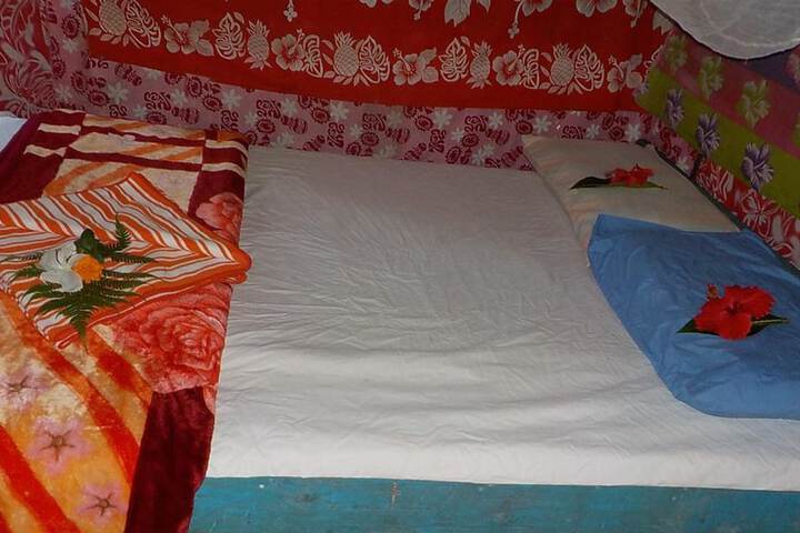 Room 6 of 37