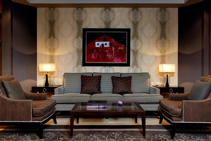 Lounge 51 of 66
