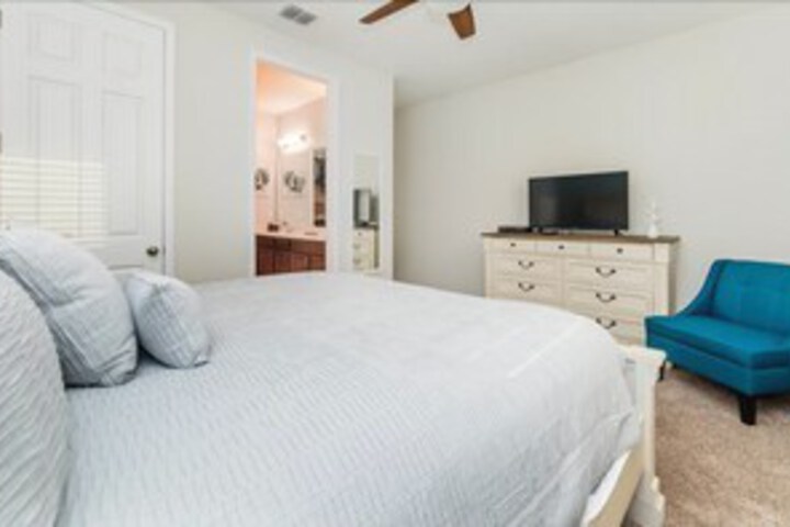 Room 21 of 35