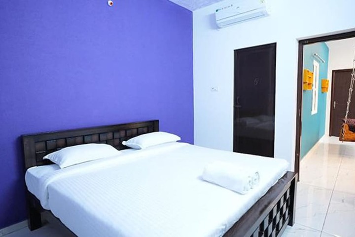 Room 10 of 22