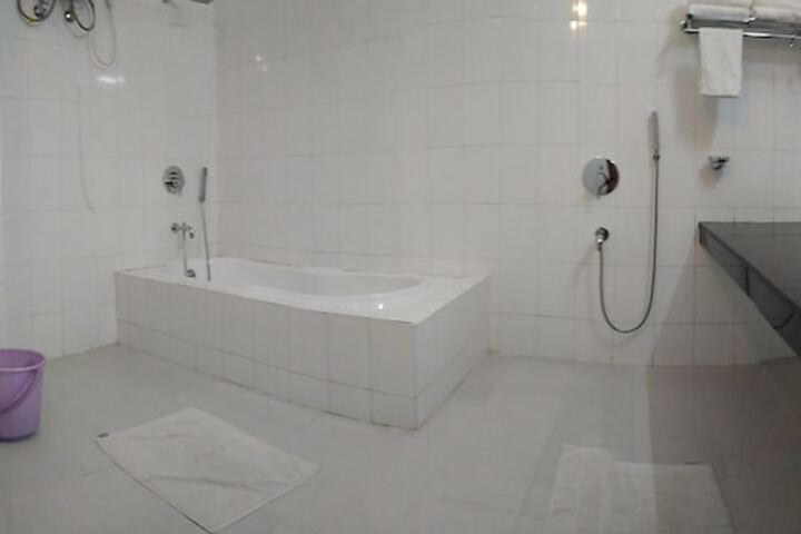 Room 26 of 42