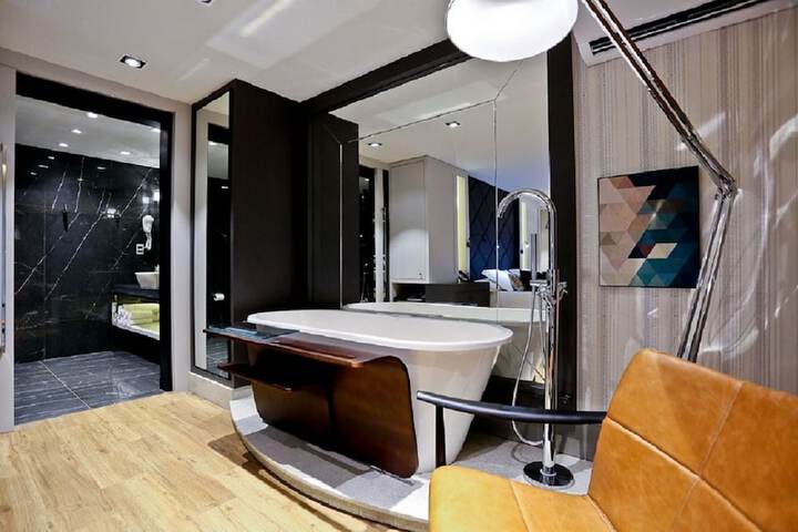 Room 40 of 95