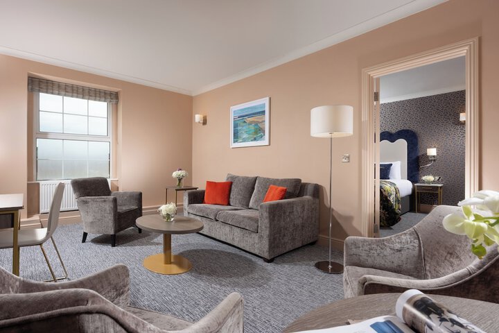 Room 32 of 85