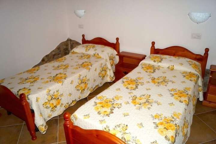 Room 8 of 64